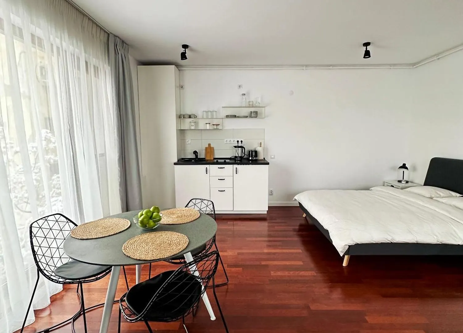 Central Haven Studio Bucharest 0*,